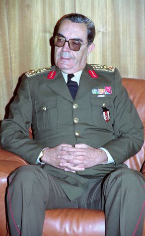 Doğan Güreş hayatını kaybetti