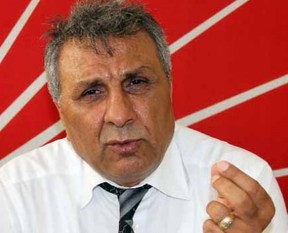 CHP’de istifa depremi