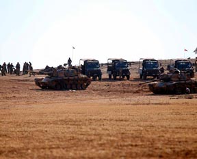 Deniz üssüne ateş