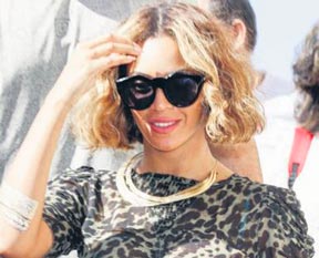 Yeni stili, saç baş yoldurdu