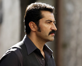 Karadayı'da bombalar patlıyor