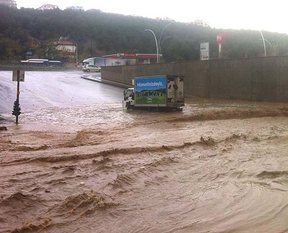 Ankara'da sel ve sağanak