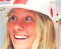 Köpek balığının üstüne düştü