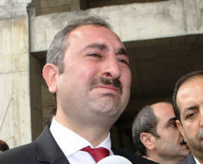 AK Partili Gül gözyaşlarını tutamadı