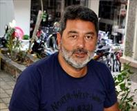 Toplantıyı basar dışarı atardım