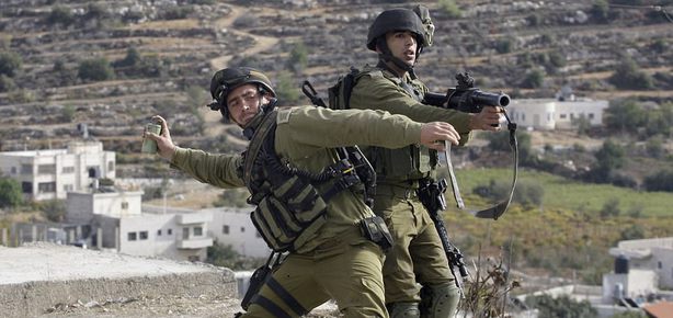 İsrail askerleri Filistinli genci öldürdü!