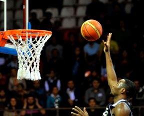 Kartal pencesi: 88-81