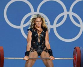 Halteri kaldırmak isterken bakın ne oldu