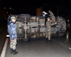 Eskişehir’de askeri araç devrildi