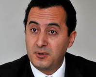 Paralel tetikçiden darbe çağrısı