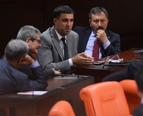 Tuzluk vekil parti dilekçesini verdi