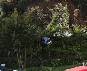 Rize'de korkutan heyelan