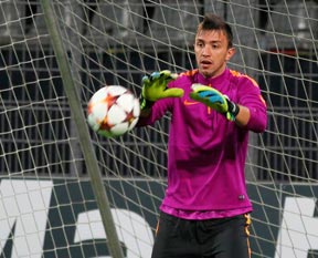 Muslera'dan fedakarlık!