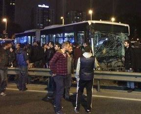 Merter'de metrobüs kazası
