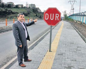 Görme engelliler için 'dur' tabelası