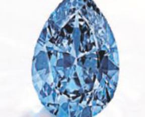 Mavi elmas rekor fiyata satıldı