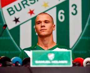 Holmen sözleşme gereği kadroda yok