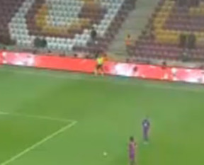 Seçuk İnan'dan harika frikik golü!