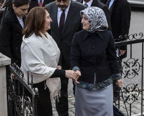 Davutoğlu'ndan Kılıçdaroğlu'na taziye ziyareti