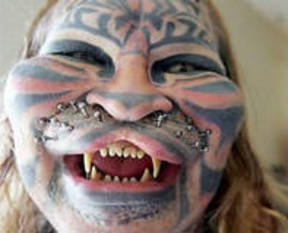 Bu kadını görenler korkuyor!