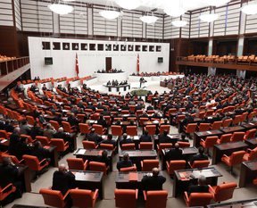 Kritik yasa Meclis'e sunuldu