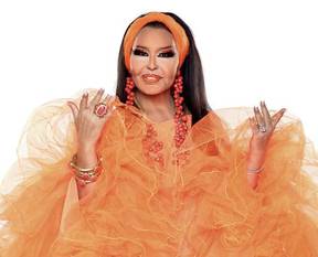 Diva mirasını Diyanet'e bağışlıyor