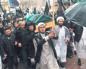 Tetikçi Çeçen silah Suriye'den