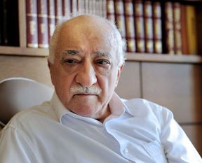 Gülen şimdi de Demirel’e sığındı