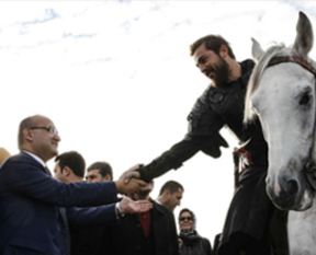 Yalçın Akdoğan 'Diriliş' dizisi setine ziyaret!