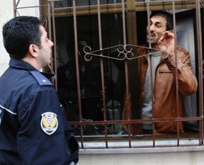 Bursa’da dehşet: 3 polis yaralı