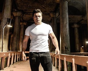 "Kara Murat"ın dişleri kırıldı