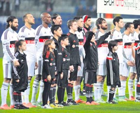 Besiktaşlılar'dan çocuklara jest