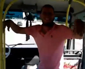 Direksiyonu bırakıp horon tepti!