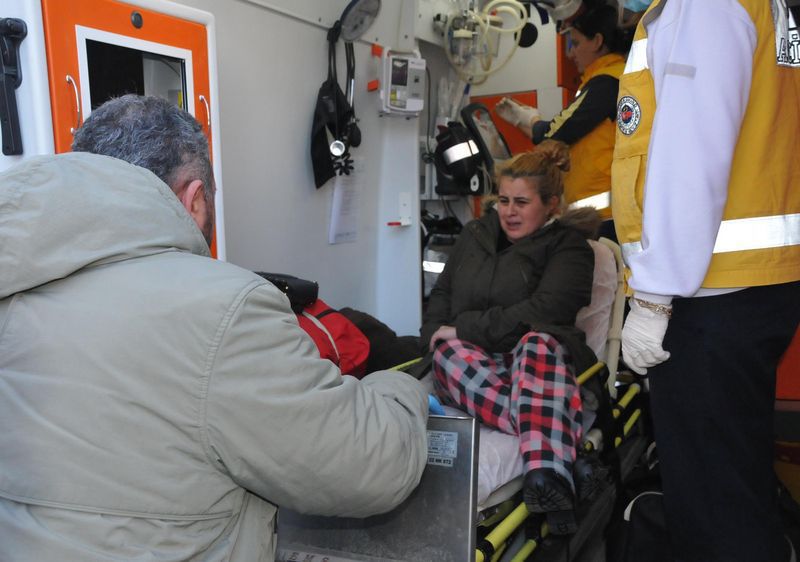 Şiddet mağduru kadını itfaiye kurtardı-2