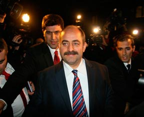 Kendi yolsuzlukları tek tek ortaya döküldü