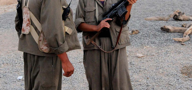 Teslim olan 2 PKK’lı mühimmatın yerini gösterdi