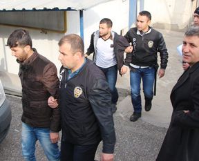 Üniversiteliler kavgada kanca kullandı