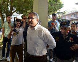 Paralel 5 müdüre tutuklama