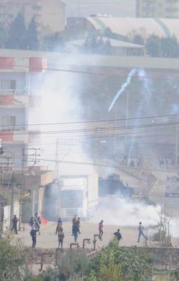 Cizre'de hamile kadın ve çocuğunu yakacaklardı