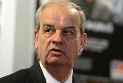 Paralel kumpasa suç duyurusu