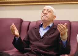 Gülen için kırmızı bülten süreci başladı