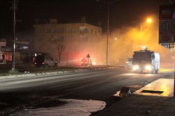Polis, Osmanlı marşı ile müdahale etti