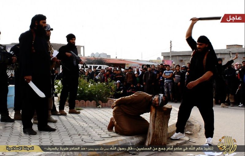 IŞİD sihirbazlıkla suçladığı adamı infaz etti