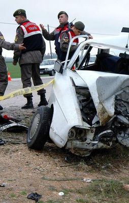 Adana'da feci kaza: 4 ölü, 5 yaralı