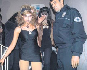 İzinsiz eğlenceye polis operasyonu