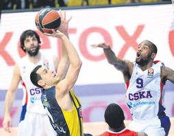 Fener uzatmada yıkıldı