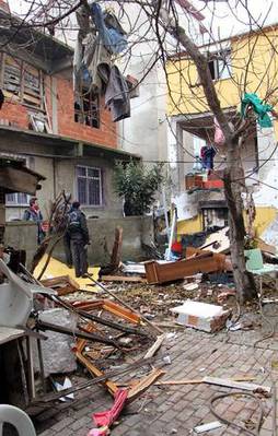 Tuzla'da doğalgaz patlaması