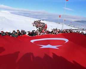 ’Asım’ın Nesli Asrın Yürüyüşünde’