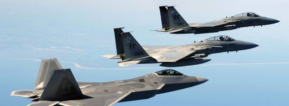 Libya jetleri Yunan gemisini bombaladı