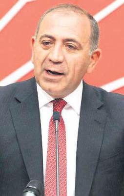 Kemal Bey'i bir el getirdi